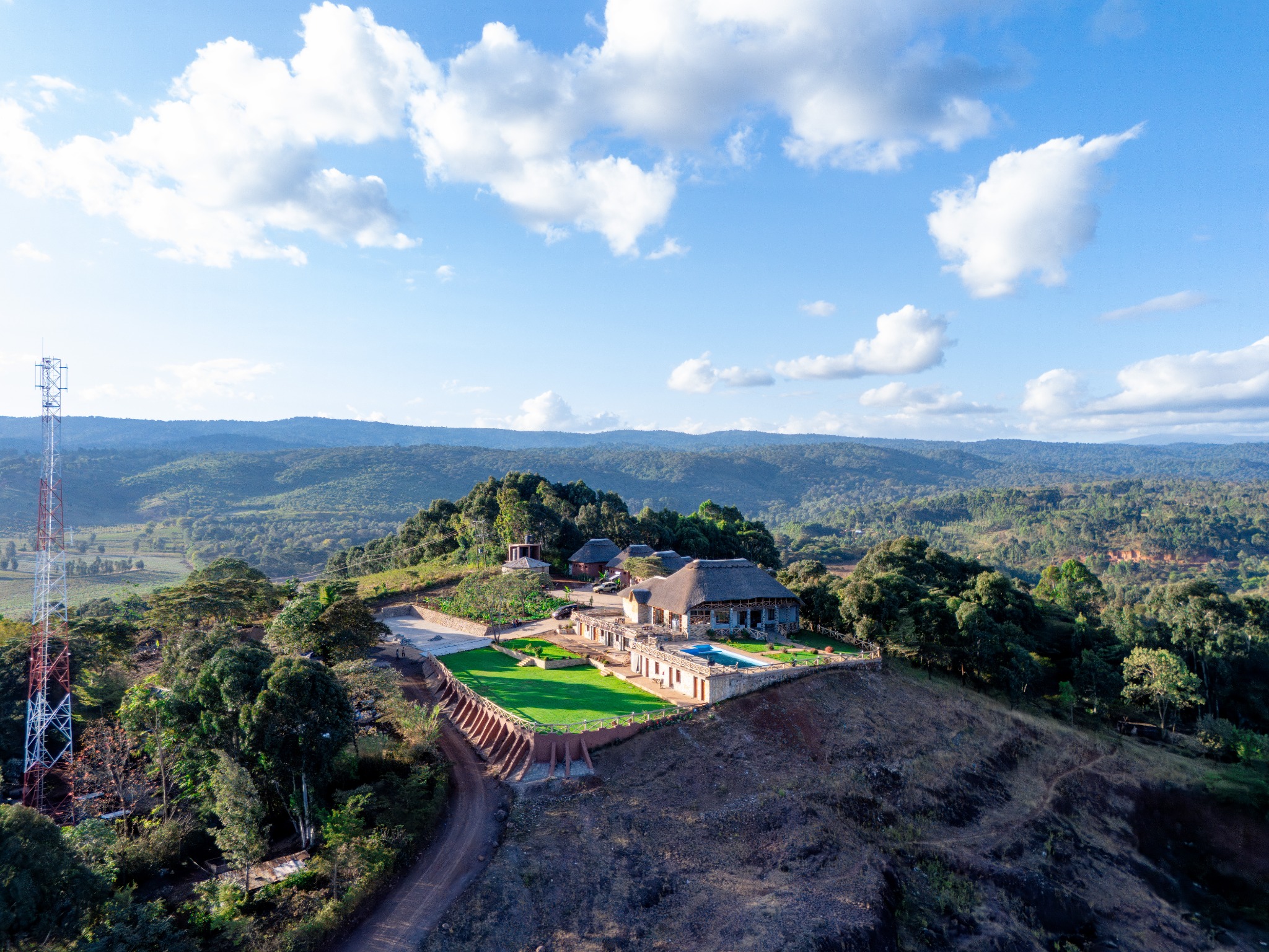 Kutana Lodge on Sumawe Hill above Karatu